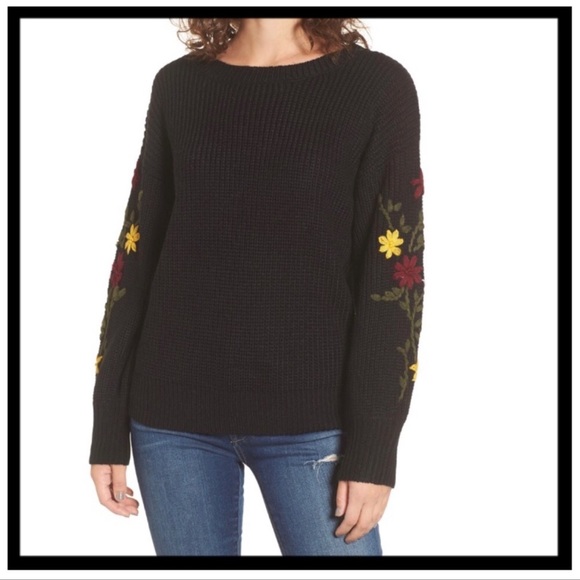 debut Sweaters - [debut] Embroidered Sleeve Sweater